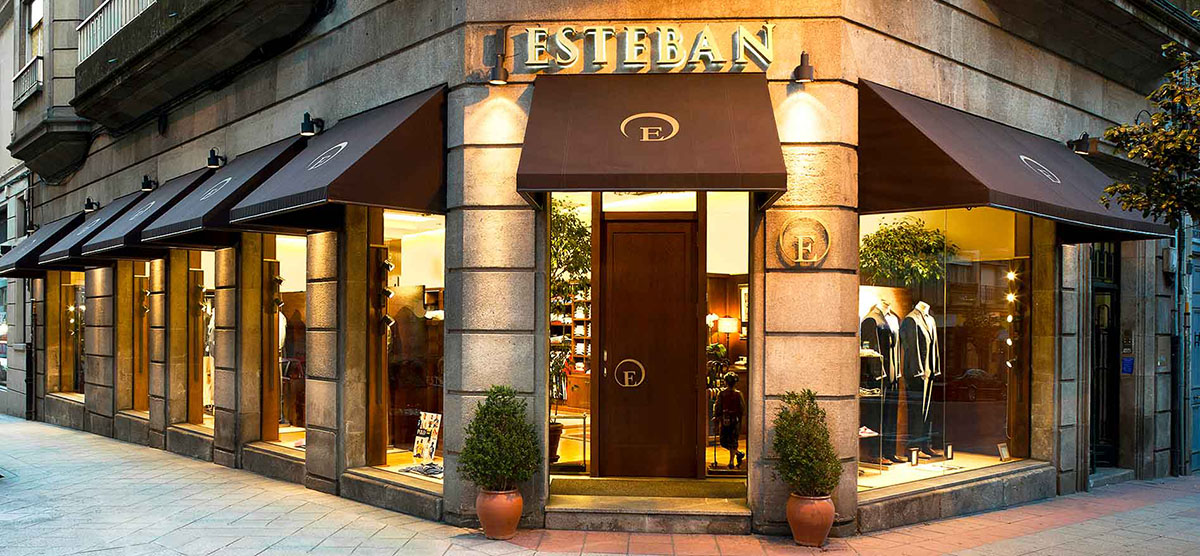 Entrada tienda Esteban Orense